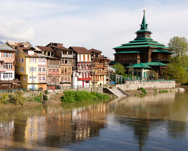 Kashmir Tour Package: Travel essentials